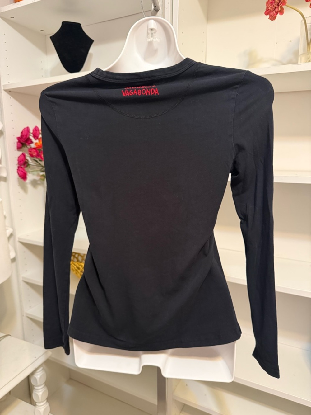 Monella Vegabonda Sweet Pea Black Long Sleeve Tee with Red and White Graphic MED - Picture 8 of 12